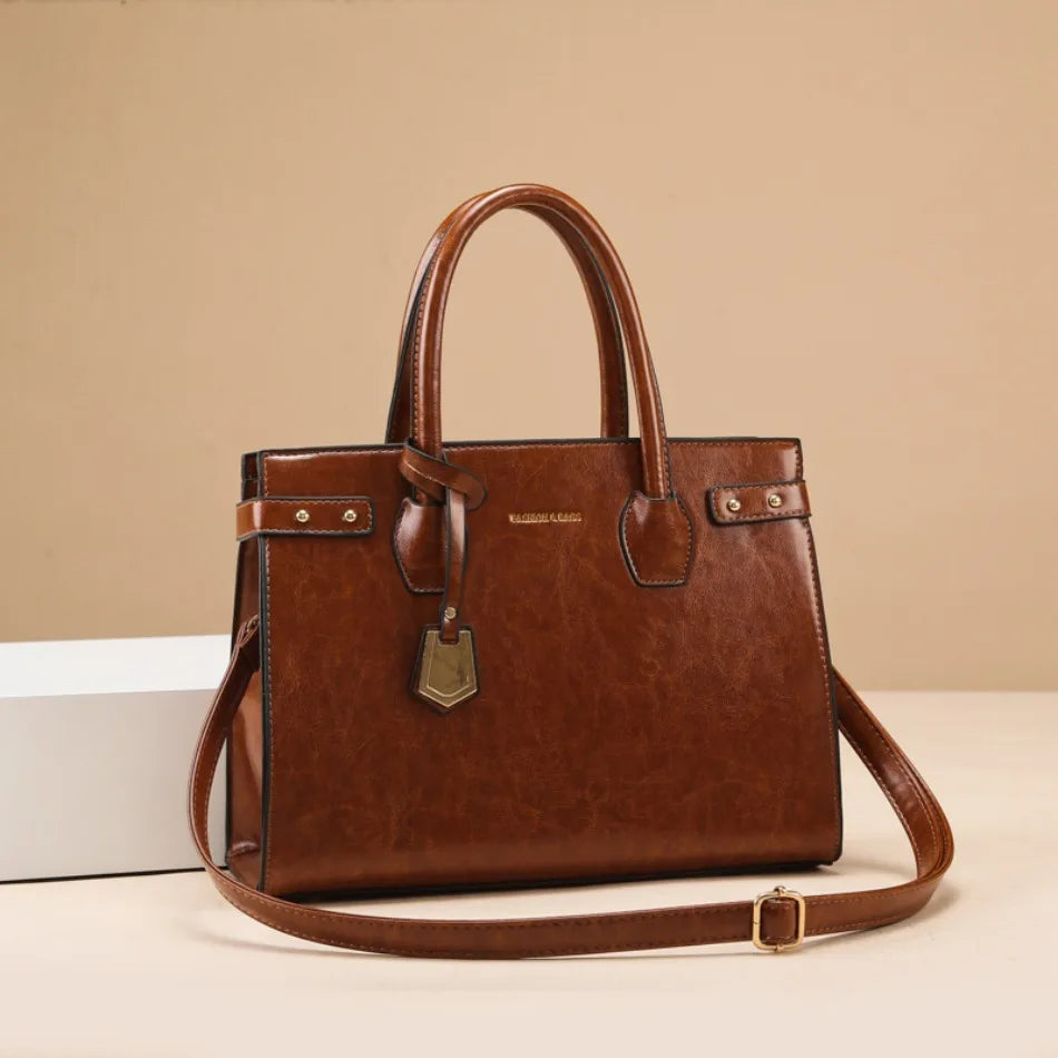 Designer Luxury Women's Shoulder Bag High Capacity Soft Leather Tote Handbags with Zipper Closure Versatile Casual Style