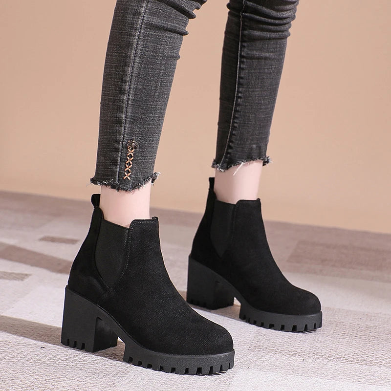 Women's Frosted Leather Boots Fashion Thick Heel Plush Sole Mid-Calf Modern Boots