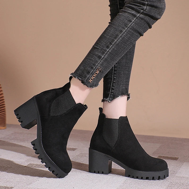 Women's Frosted Leather Boots Fashion Thick Heel Plush Sole Mid-Calf Modern Boots