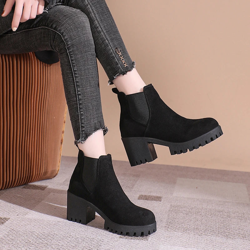 Women's Frosted Leather Boots Fashion Thick Heel Plush Sole Mid-Calf Modern Boots