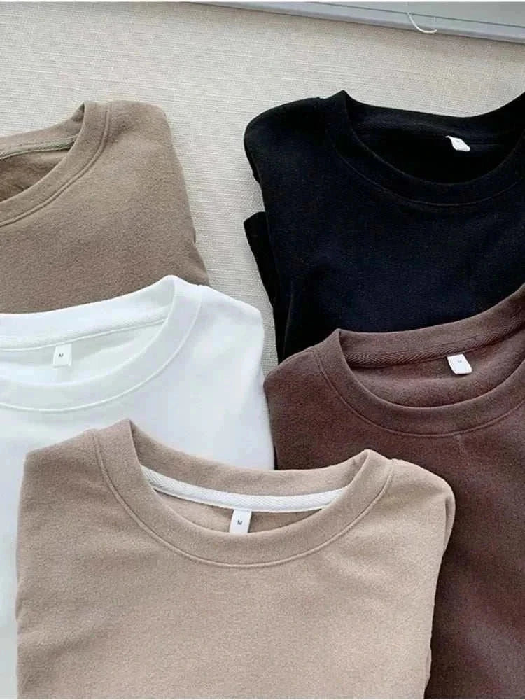 Casual slim fit winter women sweater with O-neck and long sleeves in solid color