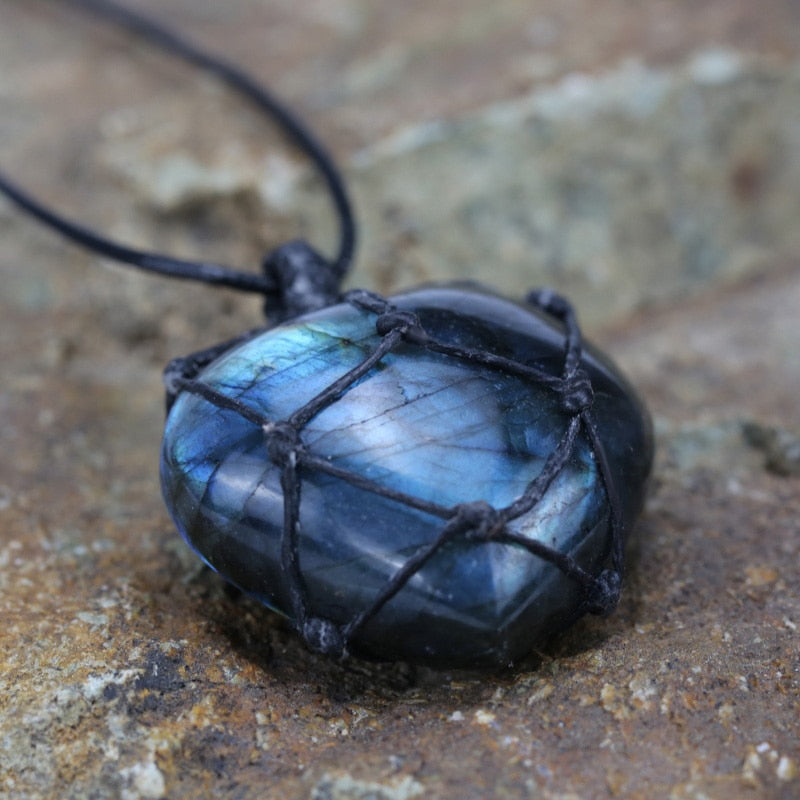 Natural Stone Pendant Wrap braid Necklace Heart shape Labradorite Necklace Yoga macrame Necklace for men women Energy necklace